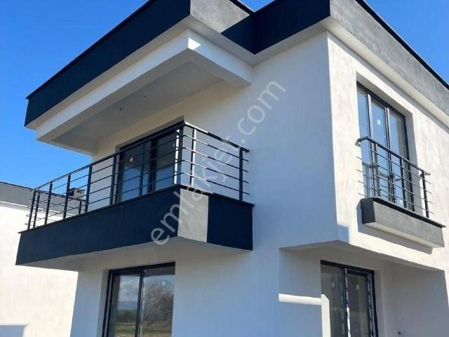 Uçardan Site İçinde Deniz Manzaralı 3+1 Fırsat Müstakil Villa!