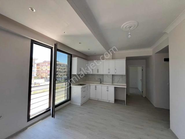 Uçardan 1+1 Kiralık Ön Cephe Ferah Ara Kat Daire