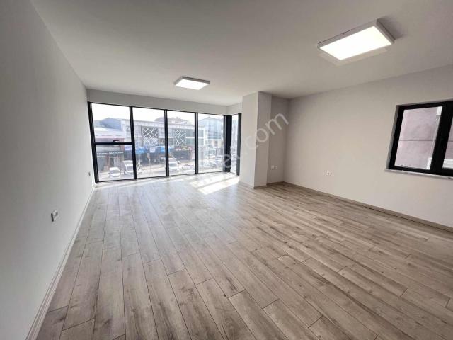 Üçevler Mh Ahıska Cd Üstü Kiralık 80 M2 Ofis