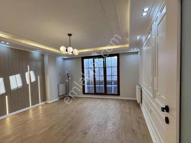 Üçevler De Sıfır Ayarında İskanlı 110 M2 Li Lüx Dekorlu 2+1