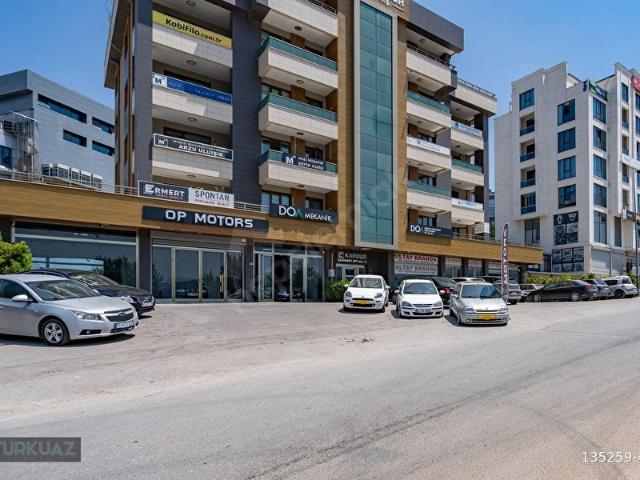 Üçevlerde Cadde Cepheli 160 m Kiralık Dükkan