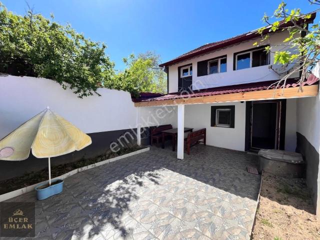 Üçer Emlak'tan Edirne Karaağaçta Bahçeli Müstakil Villa