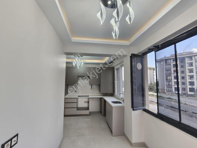 Üçkuyu 2.5+1 Satılık Lüks Daire