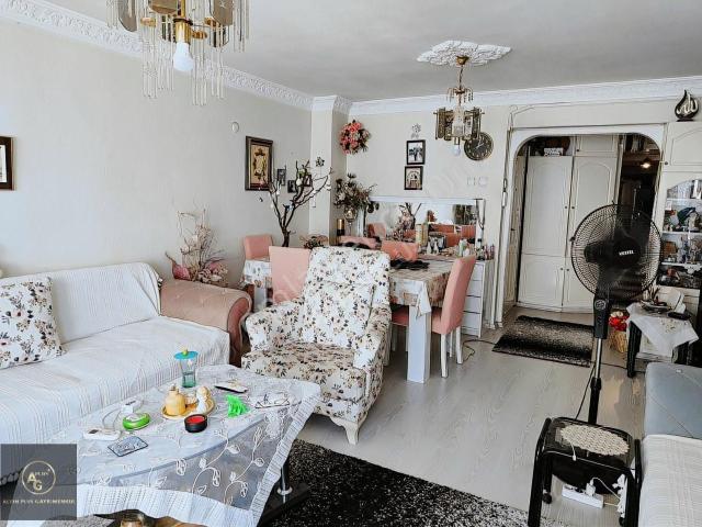 Üçkuyular Mah. Göztepe Stadı Karşısı 3+1 Geniş Satılık Daire