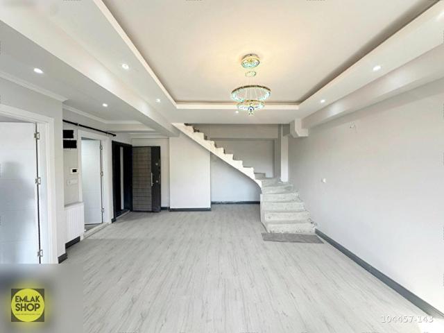 ÜÇKUYULAR MEYDAN'DA '3+1' DUBLEKS TERASLI SIFIR LÜKS DAİRE