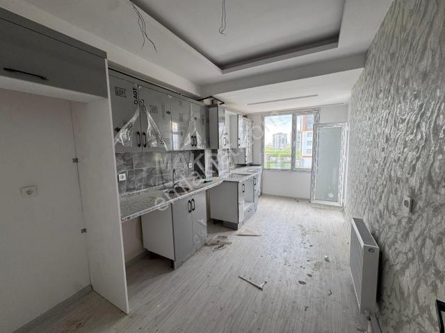 Üçkuyular'da 2+1 Satılık Lüx Daire