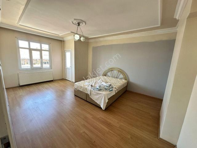 Üç Kardeşler'den Gazi Mh 2+1 Kiralık 130m2 Daire