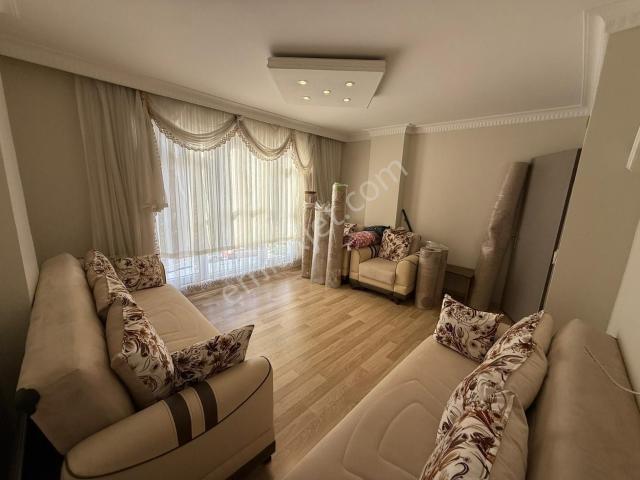 Üç Kardeşler'den İsmetpaşa Mah. Satılık 2+1 110m² 2.kat Daire