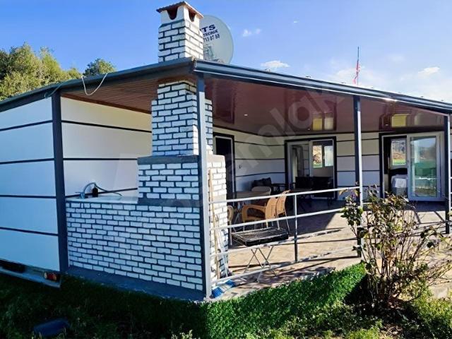 Üçü bir yerde  Satılık Tarla ve Eşyalı İki Tane Tiny House