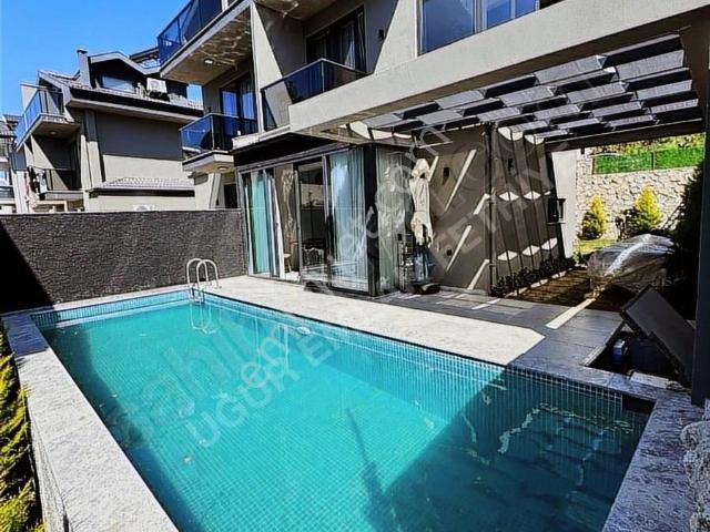 Uğur Emlakdan Kargıda 2+1 Deniz Manzaralı Havuzlu Satılık Villa