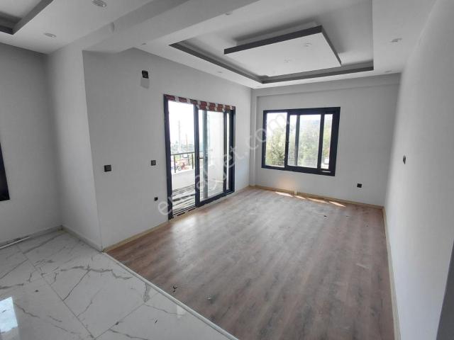 Uğur Emlak'tan Tırtar'da Satılık Havuzbaşı 2+1 Lüks Daire