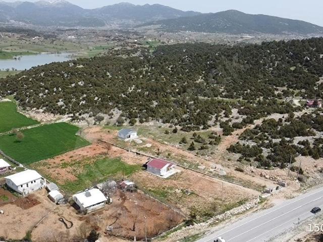UĞUR EMLAKTAN Y.CEYLANDA 2+1 EVİ OLAN 2244 M2 SATILIK TARLA