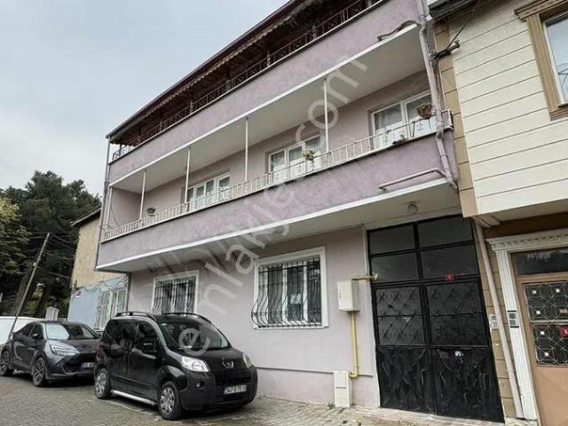 Uğurman Emlak'tan Doğu Mahallesinde Satılık 3 Katlı Ev Ve Arsası