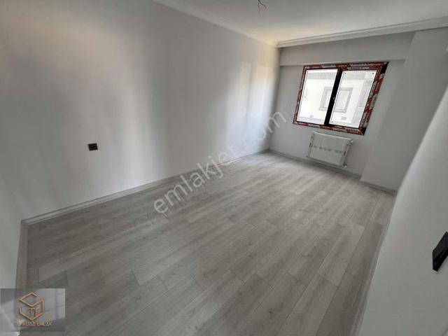 Uğurmumcu'da 2+1 Site İçi Satılık Daire