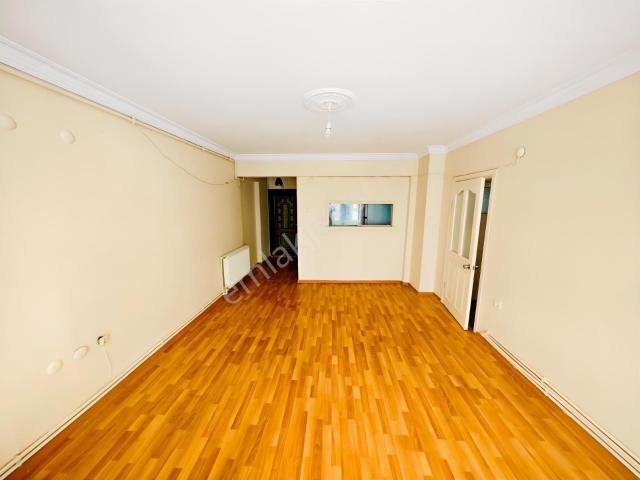 Üçyol Metro Yakını Kiralık 2+1 Doğalgazlı Daire Turyap'tan