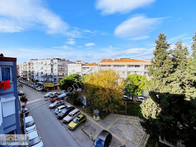 Üçyol Metro Yakını Park Manzaralı 3+1 Köşe Satılık Daire