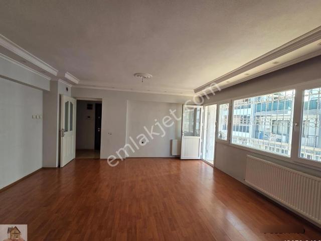 Üçyol Metro Durana 4 Dk Yürüme Mesafesinde 3+1 Kiralık Daire