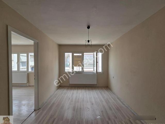 Üçyol Metroya 1 Dk Mesafede 2+1 Yürüme Kiralık Daire
