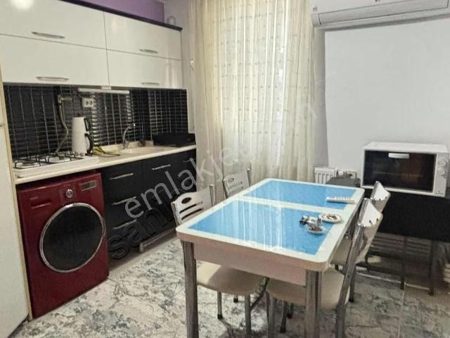 Üçyola 1 Dk Mesafede Düz Giriş İçi Bakımlı Doğalgazlı 1+1 Daire