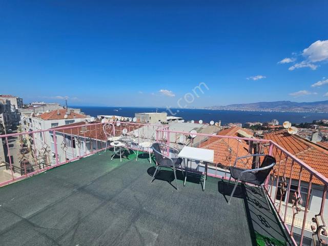 Üçyolda Deniz Manzaralı Satılık Geniş 2+1 Tadilatlı Daire