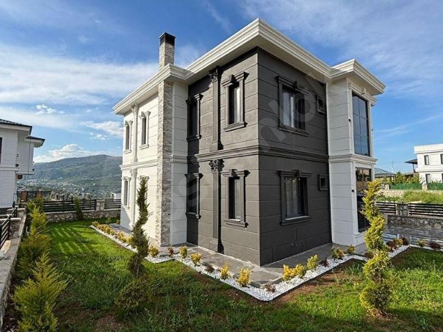 UCAN'DAN SOGUCAK BELENKESLİKTE 400M2 İCİNDE DUBLEKS LÜKS VİLLA