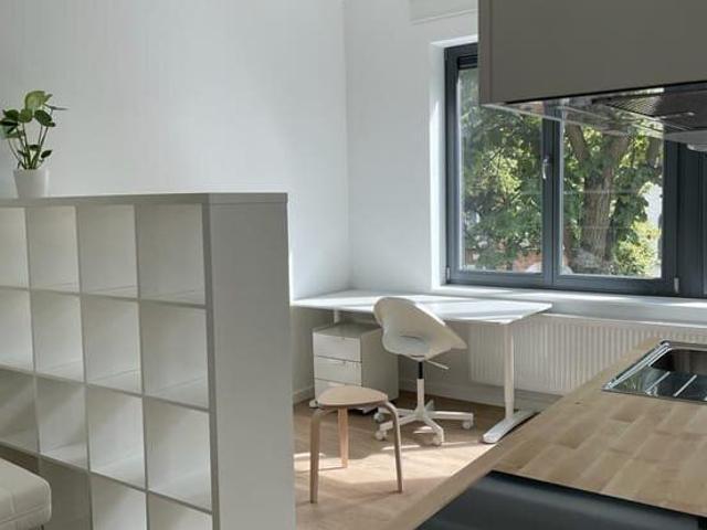 Uccle Cavell/de fré  Studio lumineux meublé calme