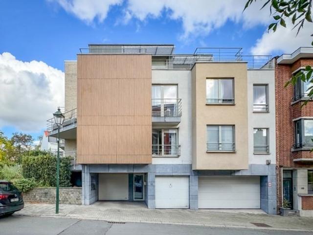 Uccle/maison communale: Beau duplex. 3 chambres, 2 terrasses