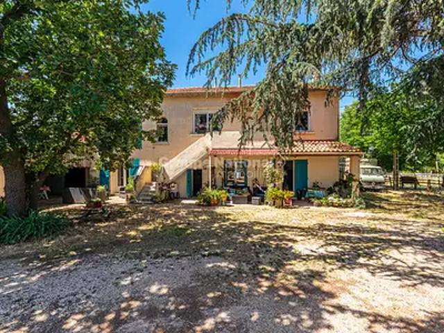 Uchaud 30620 Achat / Vente maison 6 pièces t6 au dernier étage
