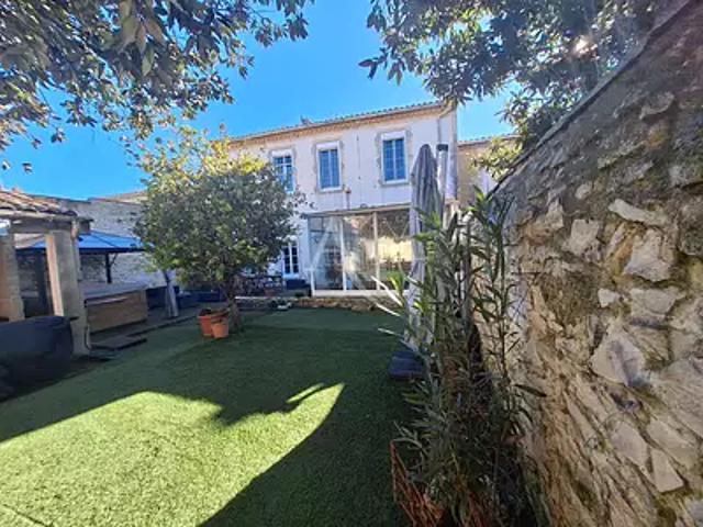 Uchaud 30620 Achat / Vente maison 8 pièces t8 au dernier étage piscine