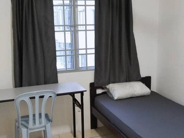 [UCSI Female Students Unit] Middle Room @Angkasa Condominiums, Cheras