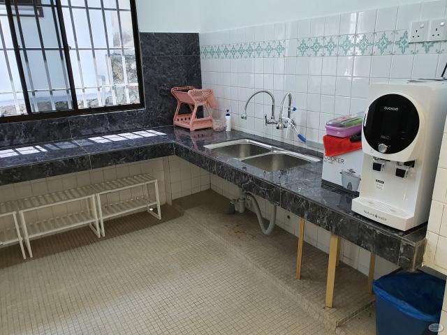 UCSI, Jalan Pantas, Middle Room at Taman Connaught, Cheras Free Parking