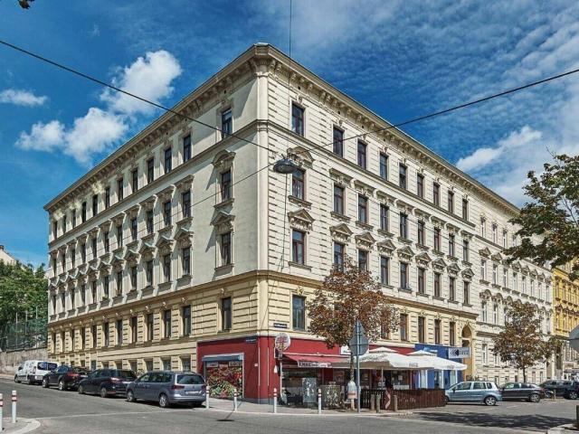 Über den Wolken Traumhafte Neubau Maisonette Dachgeschosswohnung mit Blick auf die Gloriette!
