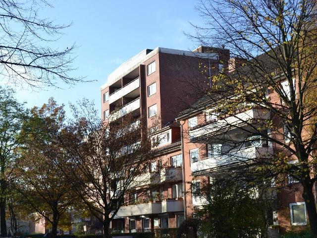 Über den Dächern von Wandsbek geräumige 2,5 Zi Wohnung mit großem Südbalkon