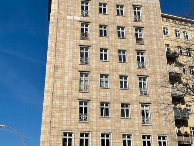 Über den Dächern von Berlin Stilvoller Altbau Straußberger Pl