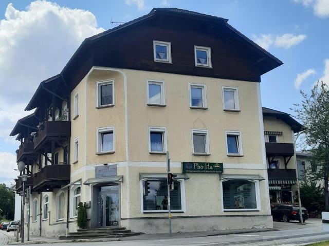 Sofort beziehbar! Gepflegte und gemütliche 3 Zimmer Dachgeschoss Wohnung