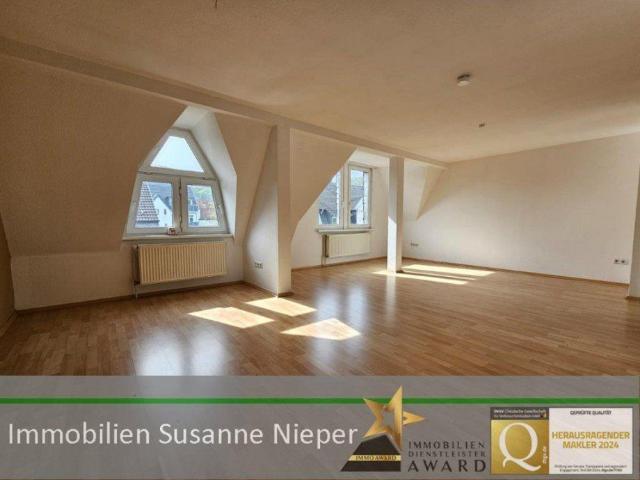 4 Zimmerwohnung mit Balkon Erstbezug nach Sanierung Wohnen am Schlosspark HS36 3.OG links