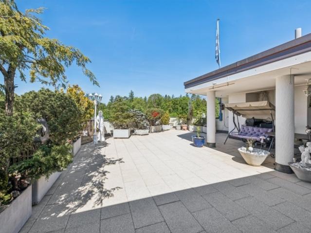 Über den Dächern von Lenzburg Attikawohnung mit grosser Dachterrasse