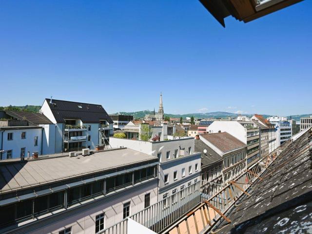 Über den Dächern von Linz – Geräumige 3 Zimmer Dachgeschosswohnung mit Charme, Ausblick & viel Licht