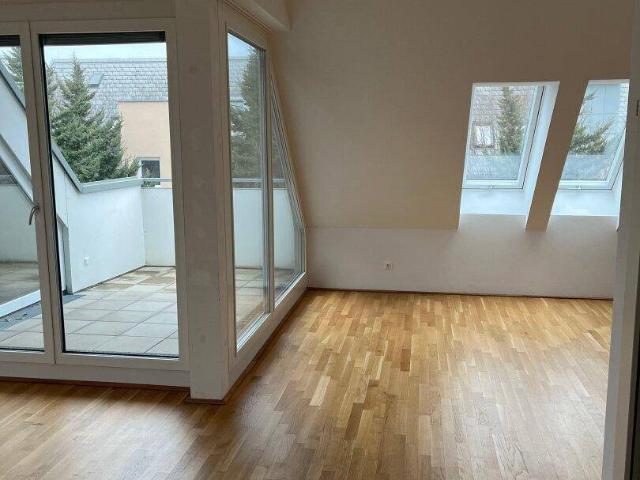 Über den Dächern von Oed/Bindermichl! Wunderschöne, große 2 Raumwohnung mit Dachterrasse! Ab sofort zu beziehen!