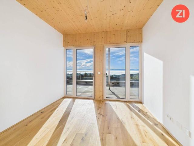 Über der Nebelgrenze* 4 Zimmer Dachgeschoss Anlegerwohnung mit Terrasse