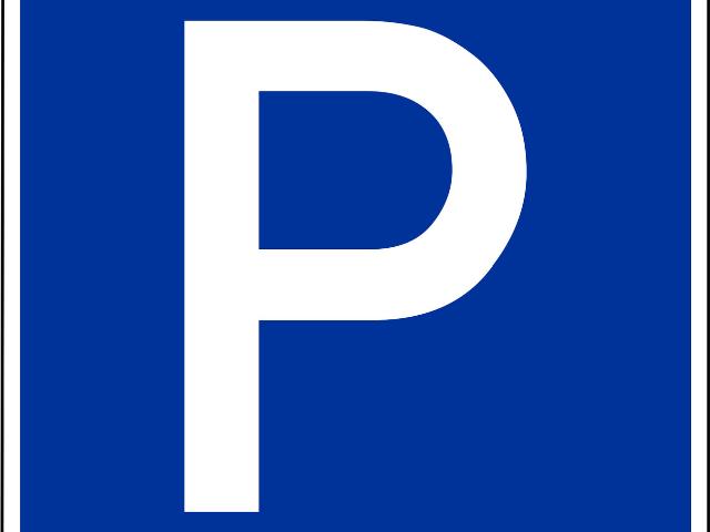 Überdachter Außenparkplatz