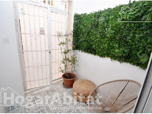 ¡UBICACIÓN EXCELENTE! CASA REFORMADA, ACOGEDORA Y LUMINOSA CON DOS TERRAZAS