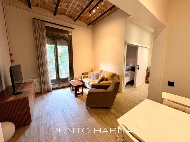Ubicación Prime junto a Pl. Catalunya: 3 Hab. Dobles Exteriores + Terraza + Estudio y Trastero