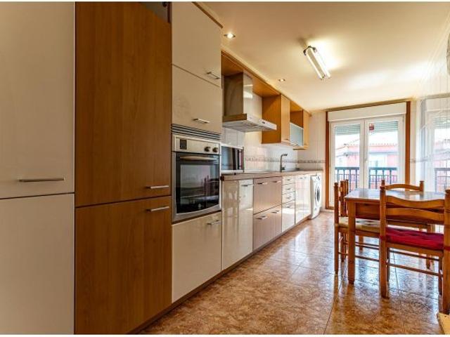 ? Ubicación TOP PISO ?en VENTA en Avda. de Razo CARBALLO A CORUÑA ?