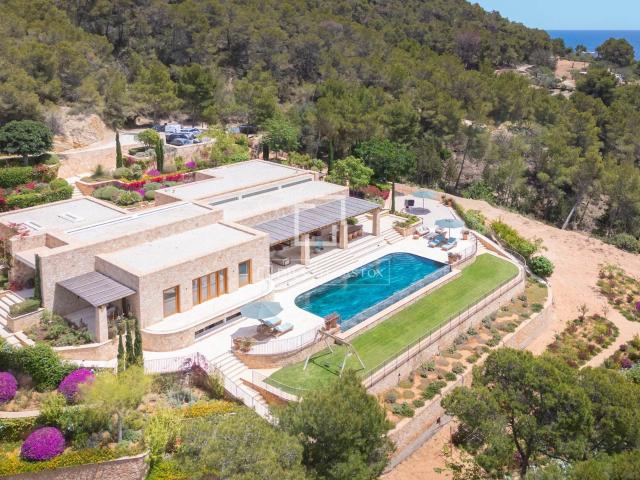 Ubicada cerca del tradicional pueblo de San Carlos y a pocos. 591m² Cala Mastella