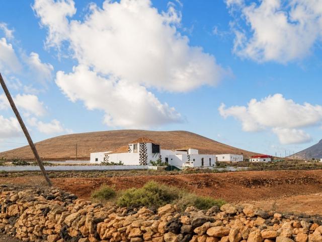 Ubicada en el encantador pueblo de Tetir, esta extraordinari. 512m² Puerto del Rosario