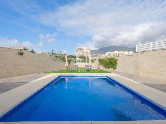 Ubicada en el encantador vecindario de Benalmádena, en Málag. 236m² Benalmadena Costa