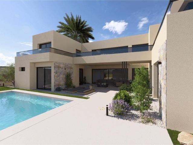 Ubicada en el prestigioso Altaona Golf &amp Country Village. 415m² Molino de la vereda