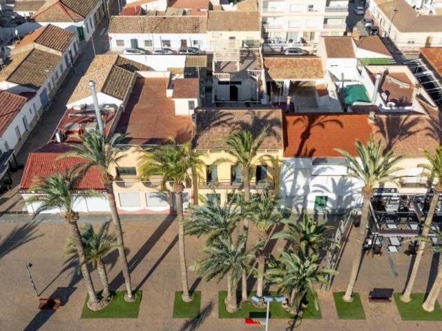 Ubicada en el prestigioso paseo en primera línea del Mar Men. 289m² Santiago de la Ribera