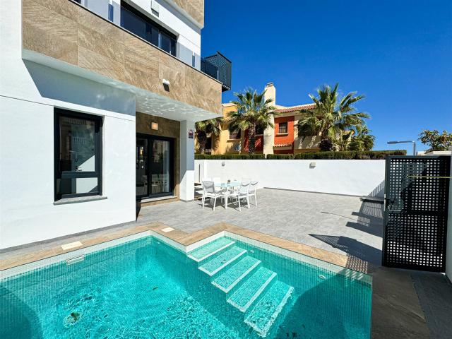 Ubicada en la consolidada zona residencial de La Torreta, en. 106m² Torrevieja